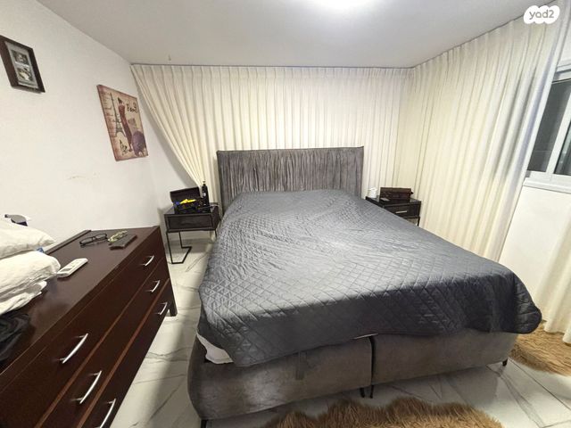 דירה, אושיות, רחובות