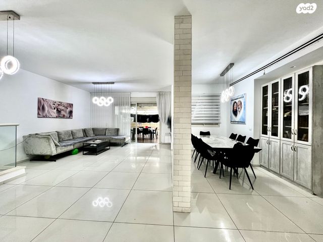 דירת גן, איסר הראל, כוכב הצפון, נתניה