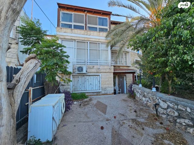 דו משפחתי, שטרית, טבריה