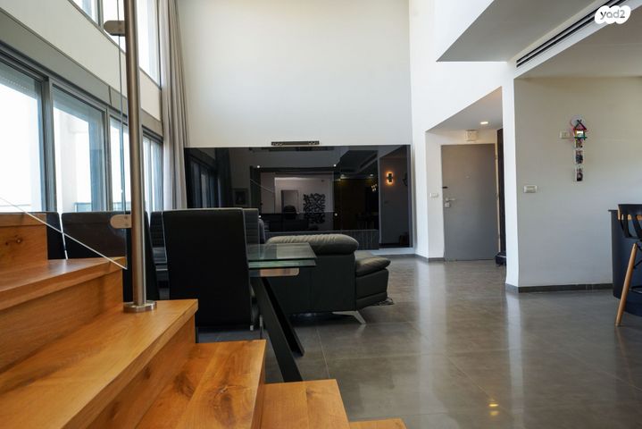 גג/ פנטהאוז, מורן, שיכון עובדים, טבריה