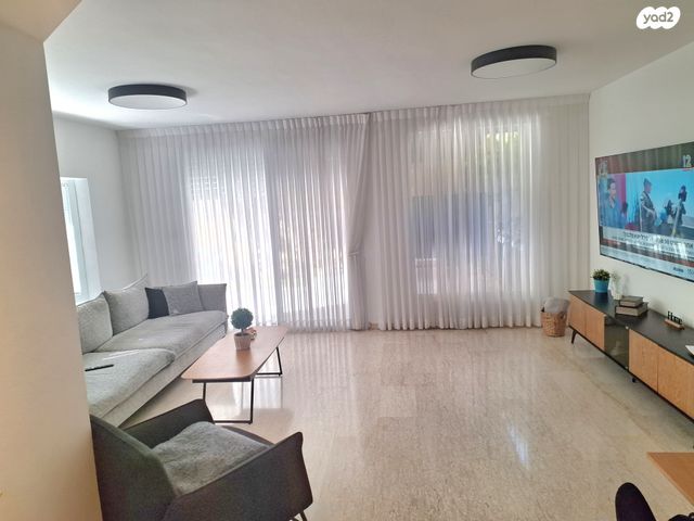 סמטת הכלנית 