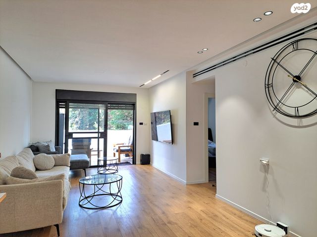 דירת גן, חרמון, יקנעם עילית