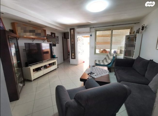 דירה, לוי אשכול, כפר סבא