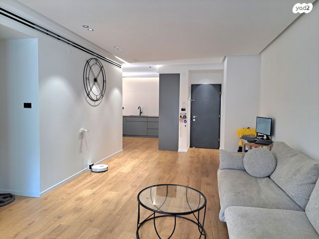 דירת גן, חרמון, יקנעם עילית