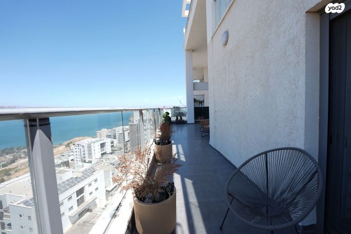 גג/ פנטהאוז, מורן, שיכון עובדים, טבריה