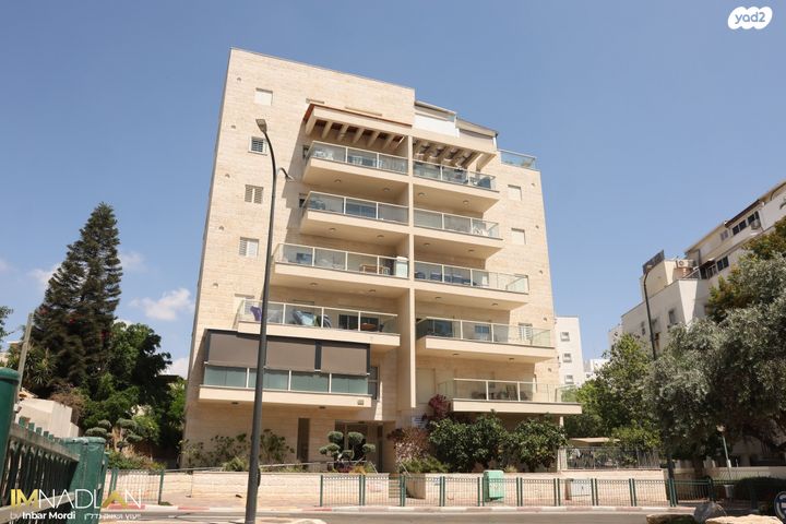 דירה, הצנחנים, מחנה יהודה, פתח תקווה