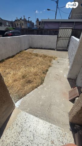 דירת גן, אלבז, קרית אתא