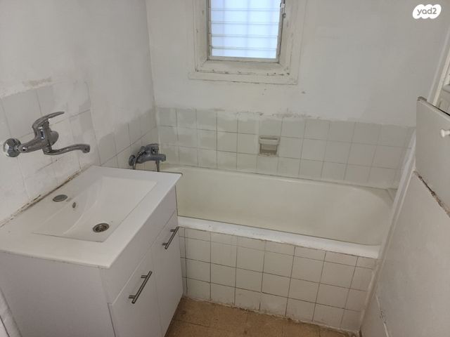 דירה, שדרות אליהו גולומב, הדר עליון, חיפה