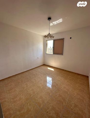 דירה, השיטה, מנחם בגין, עכו