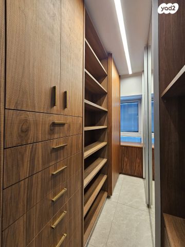 דירה, דרך מנחם בגין 144, מונטיפיורי, הרכבת, תל אביב יפו