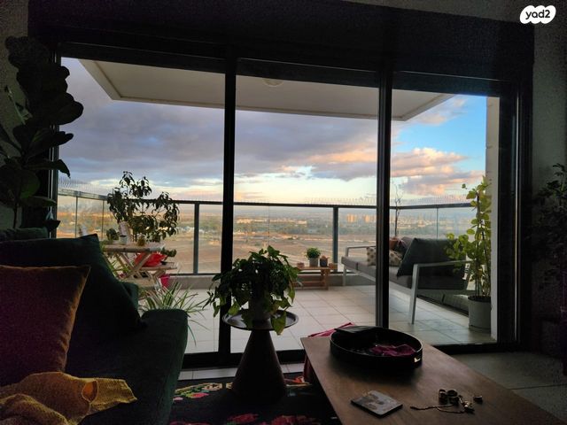 דירה, נווה שרת, תל אביב יפו