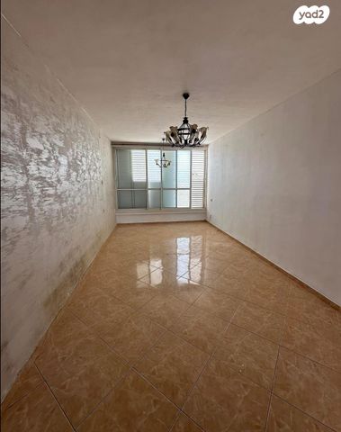 דירה, השיטה, מנחם בגין, עכו