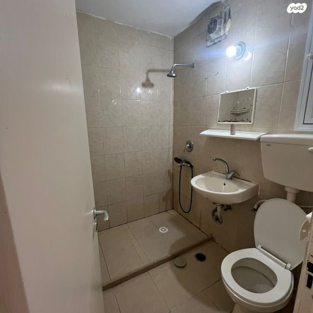 דירה, הבעל שם טוב, חב"ד, קרית מלאכי