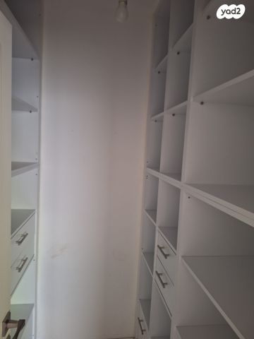 דירת גן, הקישון, רעננה