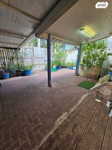 דירת גן, יד התשעה, שביב, הרצליה