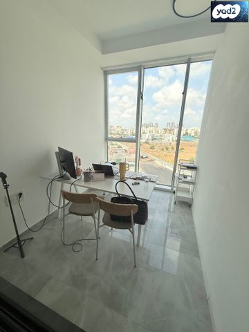 משרדים, מוטי קינד, פארק הורוביץ, רחובות