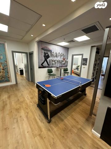 משרדים, בורסה, רמת גן