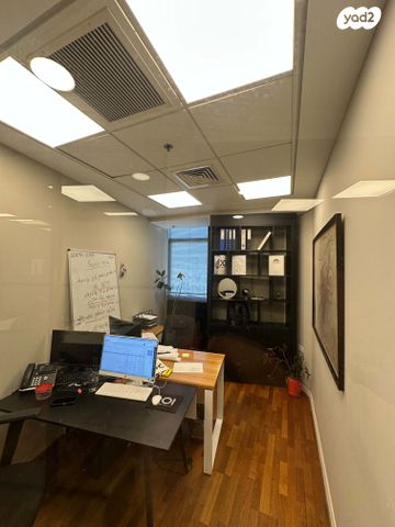 משרדים, בורסה, רמת גן