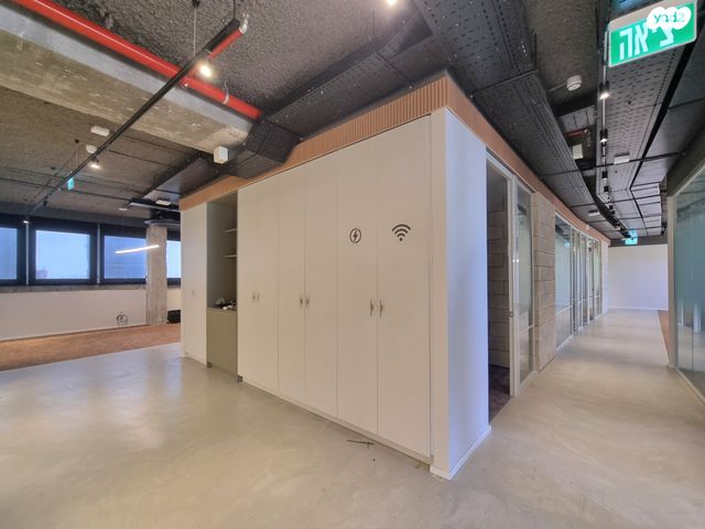 משרדים, מונטיפיורי, הרכבת, תל אביב יפו