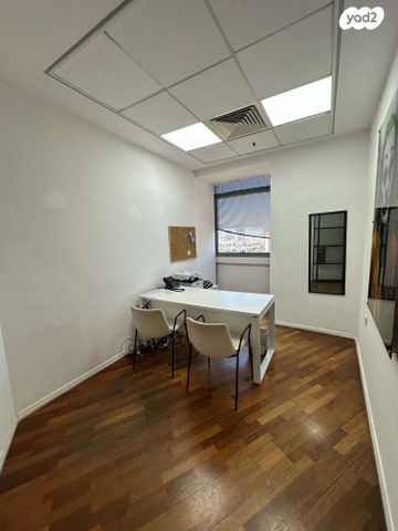 משרדים, בורסה, רמת גן