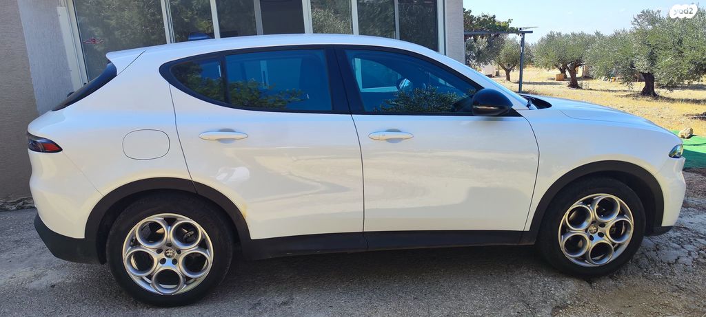 מודעת רכב אלפא רומיאו טונלה