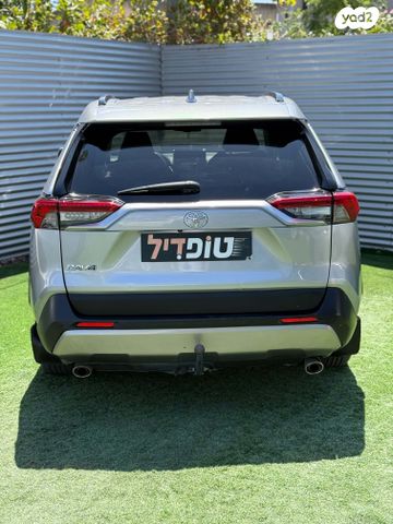 טויוטה RAV4