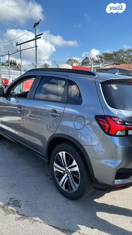 מודעת רכב מיצובישי ASX