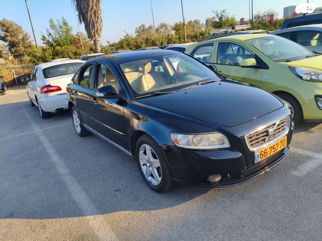 וולוו S40