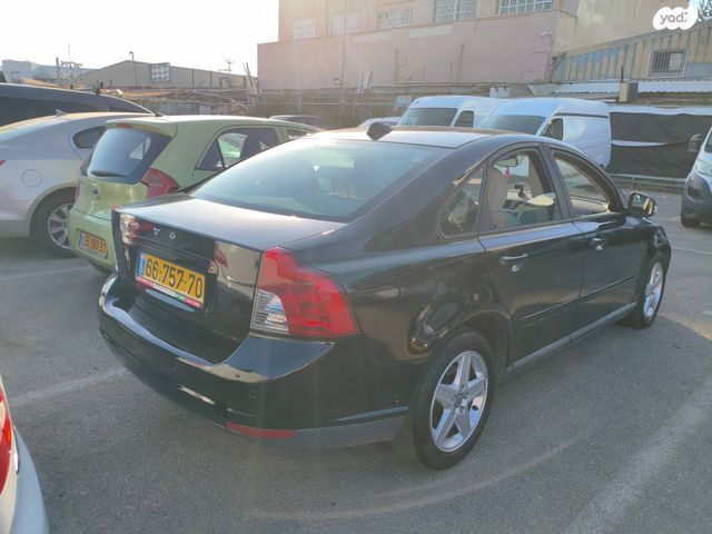 וולוו S40