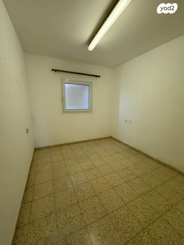 דירה, עולי הגרדום, גולדה, אשקלון