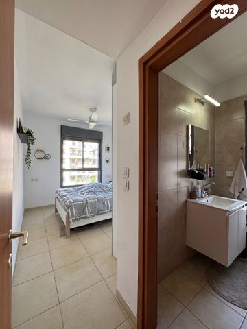 דירה, כפר סבא