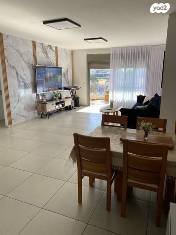 דירה, נאות רבין, יבנה