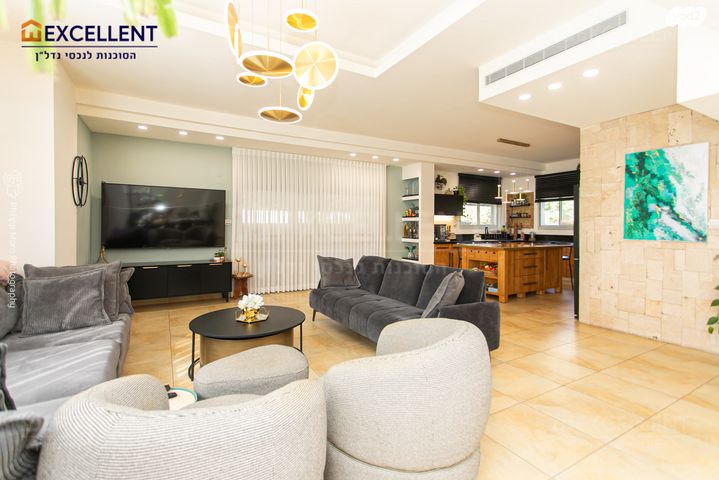 גג/ פנטהאוז, רמות יצחק, נשר