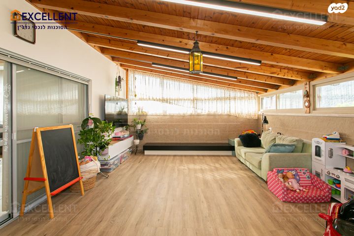 גג/ פנטהאוז, רמות יצחק, נשר