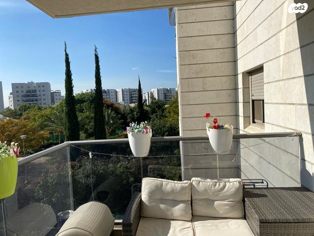 דירה, נאות רבין, יבנה