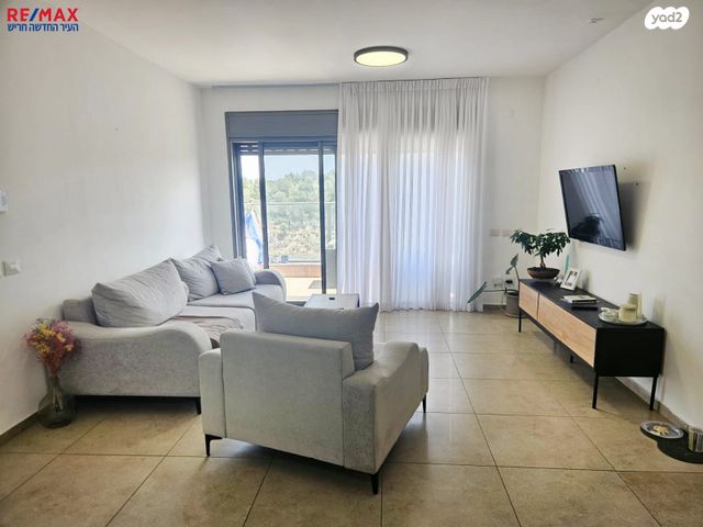 גג/ פנטהאוז, שוהם 58, אבני חן, חריש