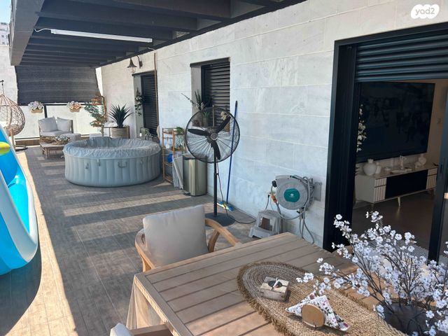 גג/ פנטהאוז, דרך ארץ, עיר היין, אשקלון