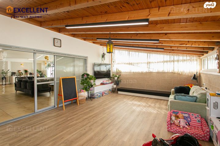 גג/ פנטהאוז, רמות יצחק, נשר