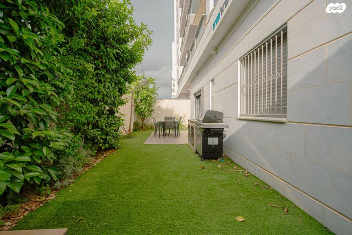 דירת גן, כלנית, הפרחים, חריש