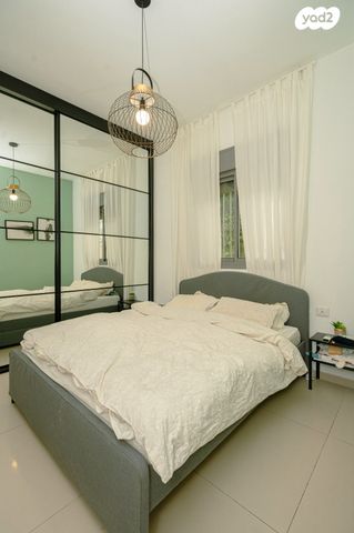 דירת גן, כלנית, הפרחים, חריש