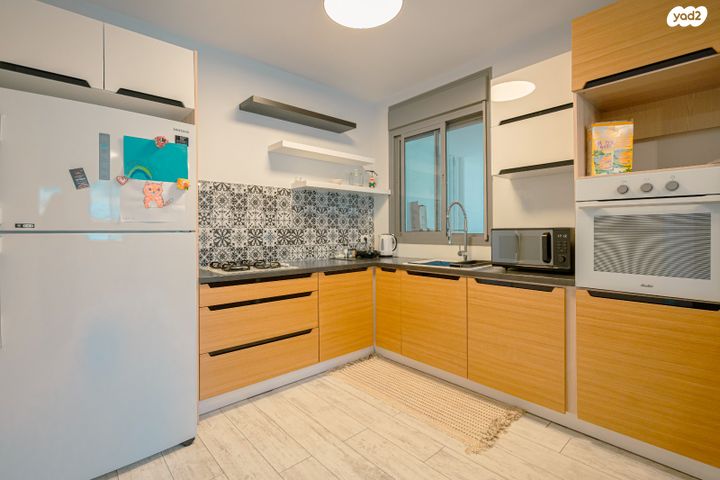 דירה, לוטם 33, הפרחים, חריש