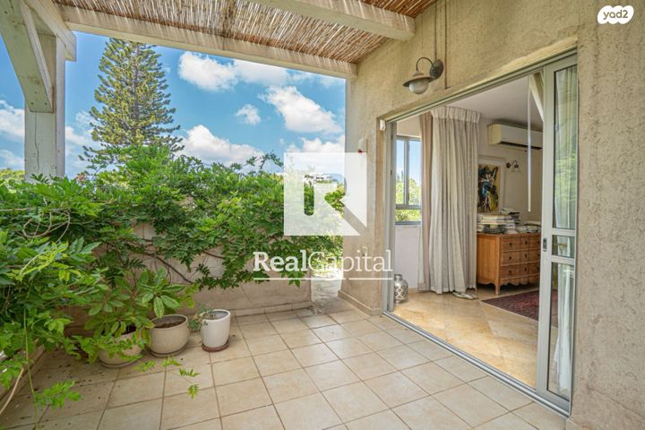 גג/ פנטהאוז, אלון, רמת השרון