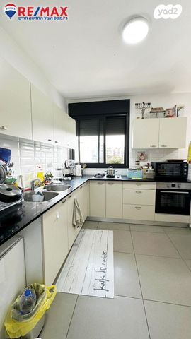 דירה, אלון, החורש, חריש