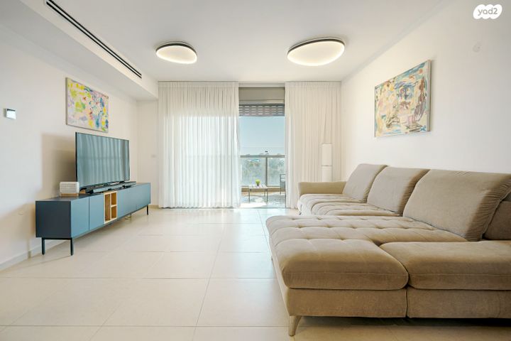 דירה, לוטם 35, הפרחים, חריש