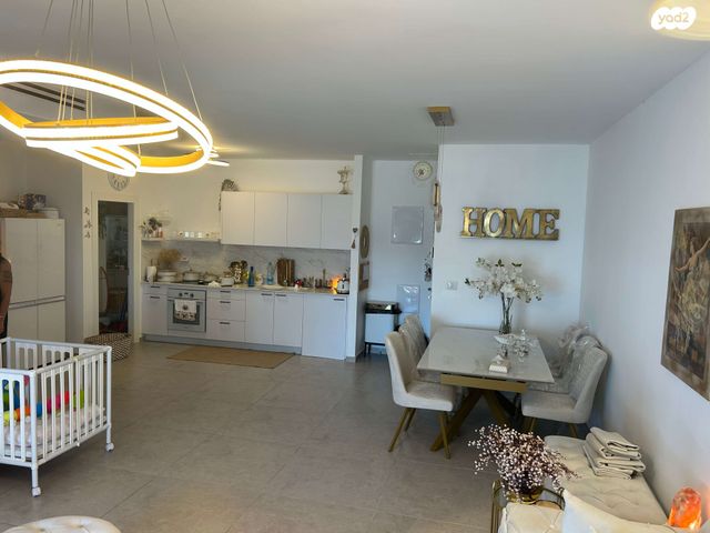 גג/ פנטהאוז, דרך ארץ, עיר היין, אשקלון