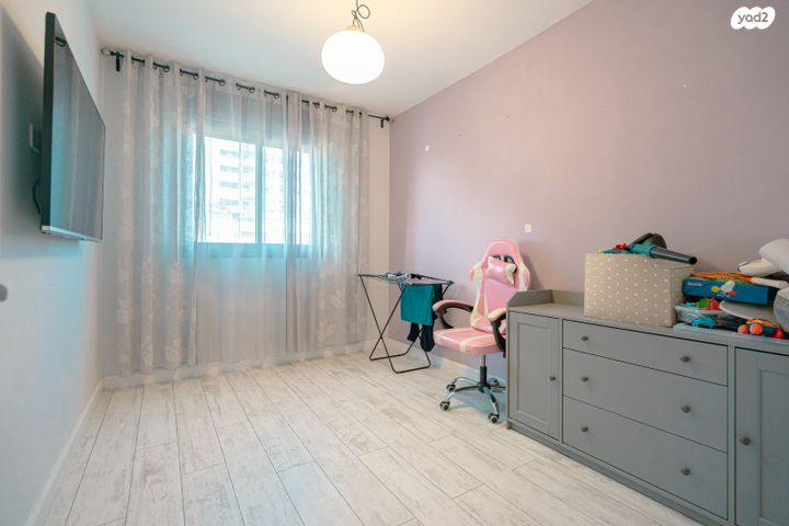 דירה, לוטם 33, הפרחים, חריש