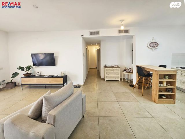 גג/ פנטהאוז, שוהם 58, אבני חן, חריש