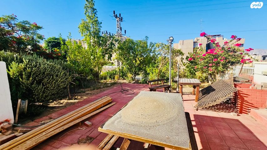 דירת גן, המלך אחז, אופיר, אילת