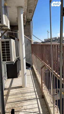 דירה, לבוש מרדכי, גאולה, ירושלים