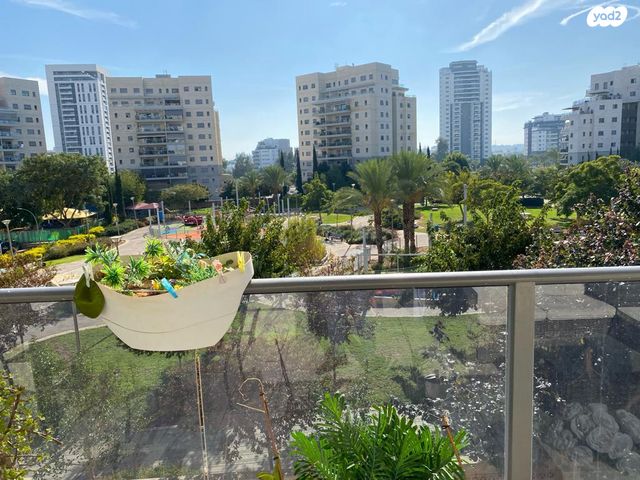 דירה, נאות רבין, יבנה